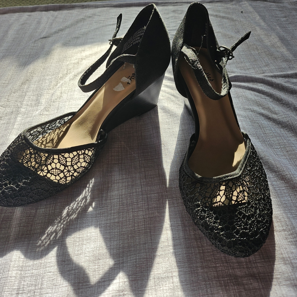 Seychelles Black Lace Wedge Shoes